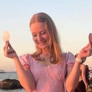 Profile photo of Zara Weissenstein